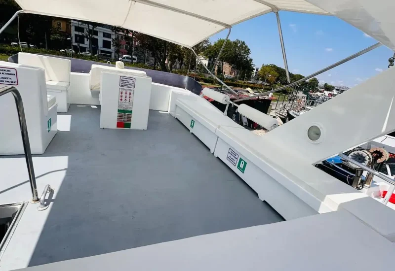 Rent Beyaz İnci Yacht in Istanbul | Private Golden Horn & Bosphorus Charter