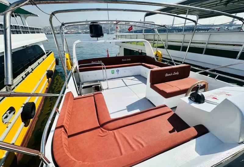 Rent Demir Lady Yacht in Istanbul