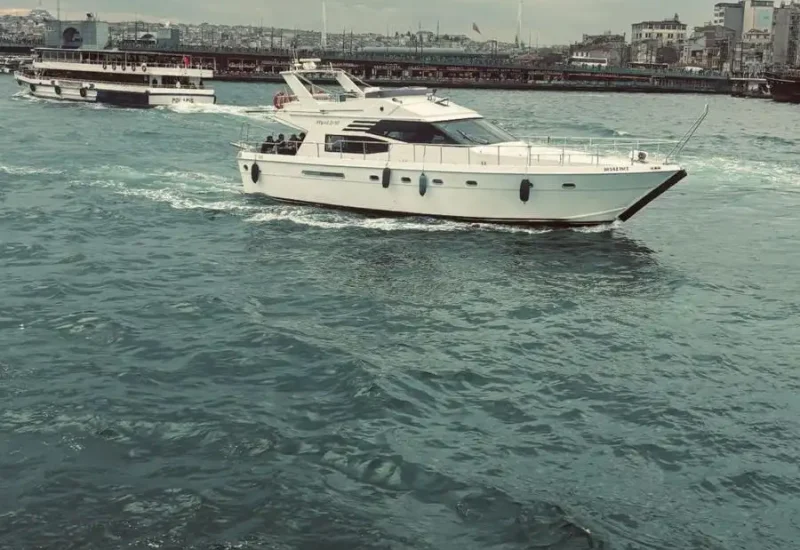 Rent Beyaz İnci Yacht in Istanbul | Private Golden Horn & Bosphorus Charter
