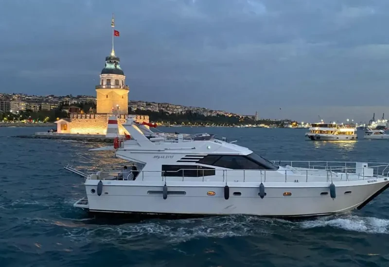 Rent Beyaz İnci Yacht in Istanbul | Private Golden Horn & Bosphorus Charter
