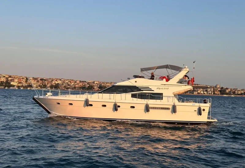 Rent Beyaz İnci Yacht in Istanbul | Private Golden Horn & Bosphorus Charter